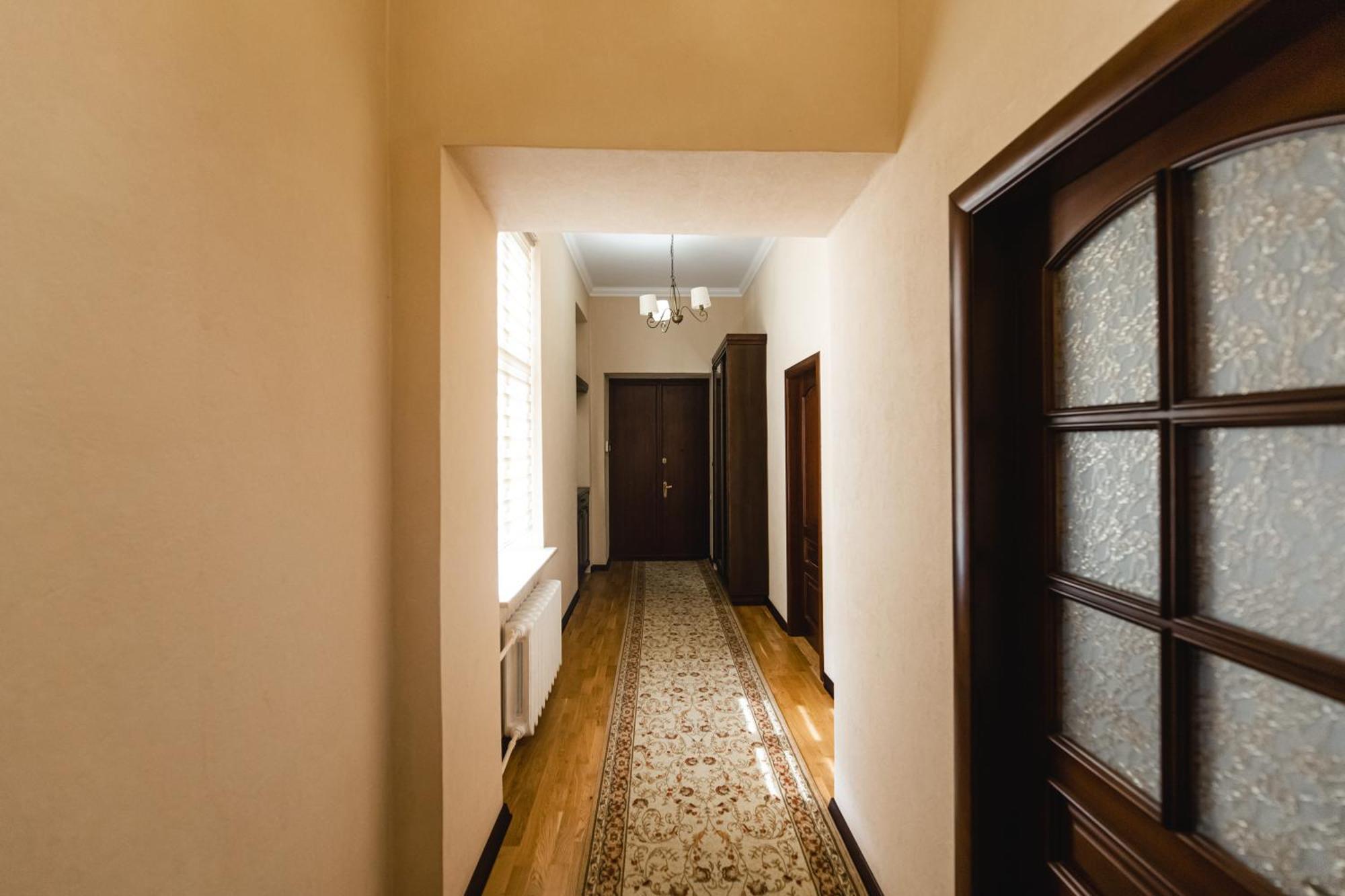 Apartments Justlvivit At The Rynok Square Ngoại thất bức ảnh