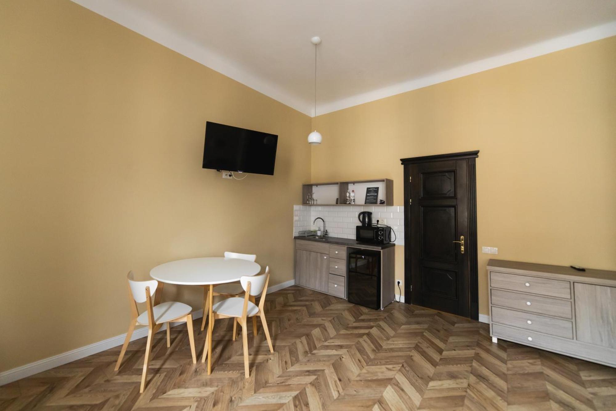 Apartments Justlvivit At The Rynok Square Ngoại thất bức ảnh